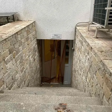 Apartment 27 юли *